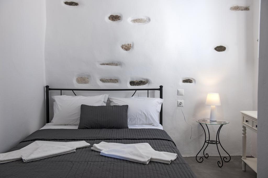 Portes View House Parikia  Room photo
